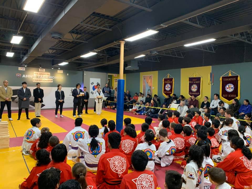 Ahn's Taekwondo dojang training