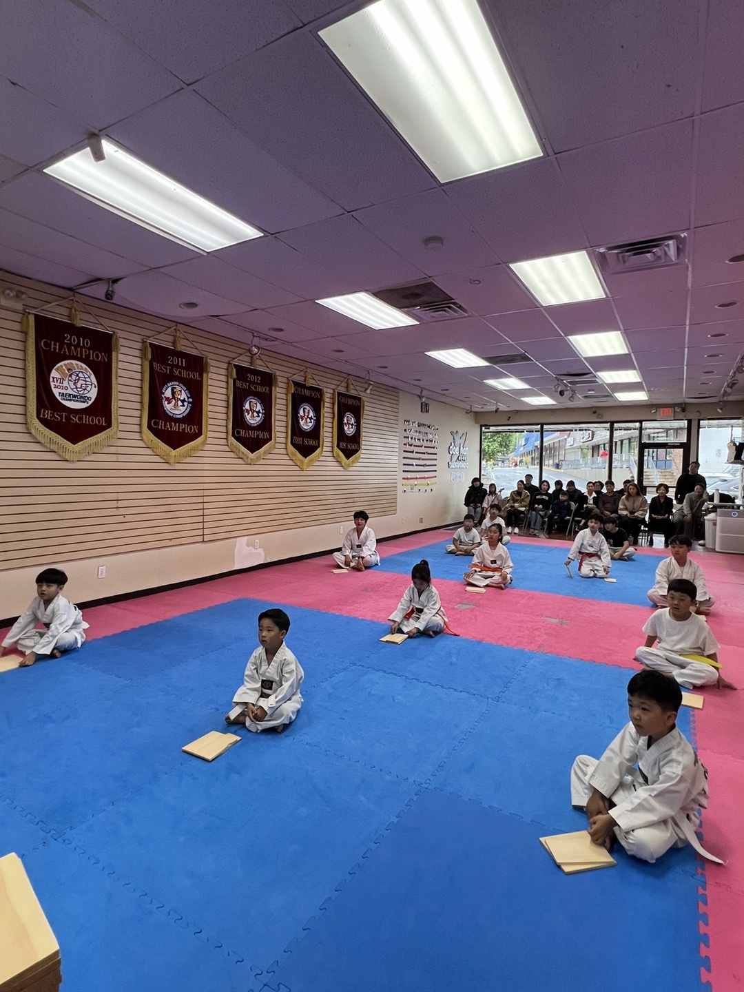 Young students training at Dae Han Taekwondo