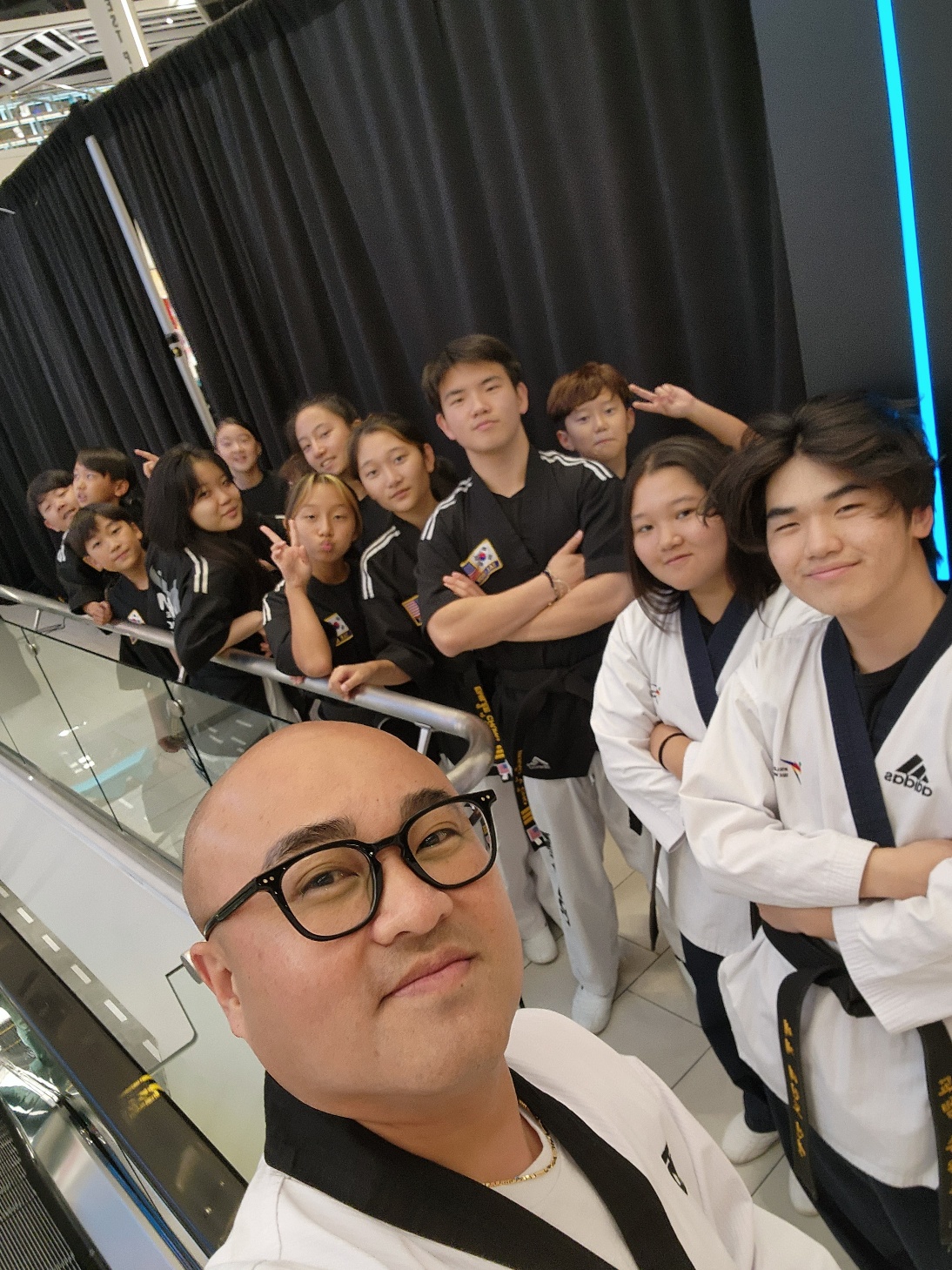 Dae Han Taekwondo team at an event