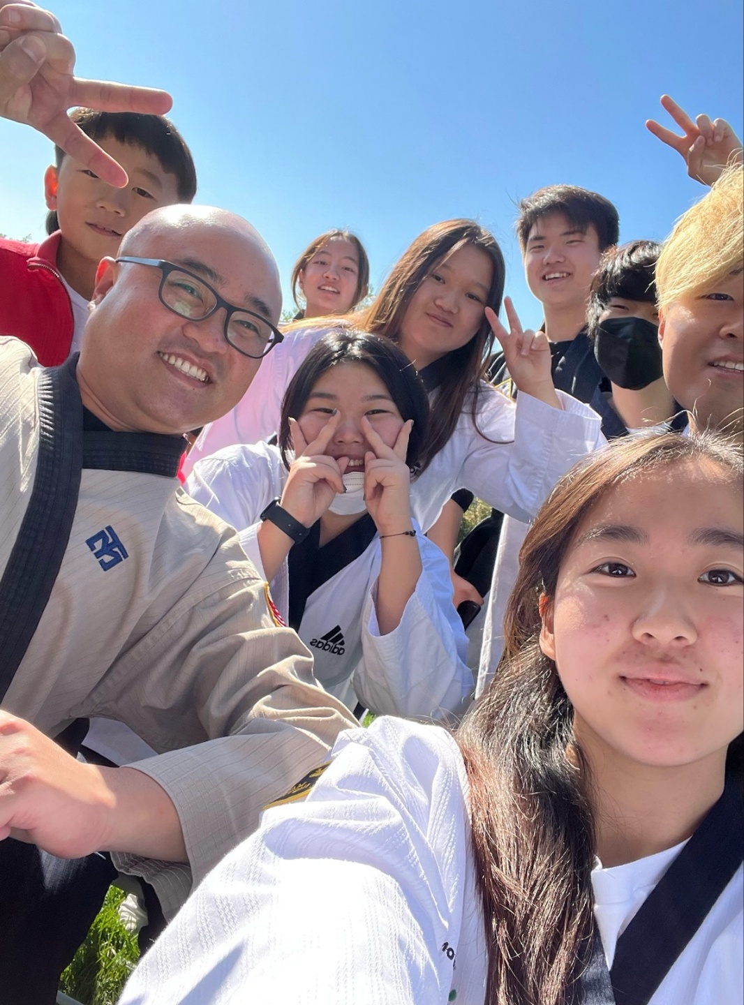 Master and students at Dae Han Taekwondo