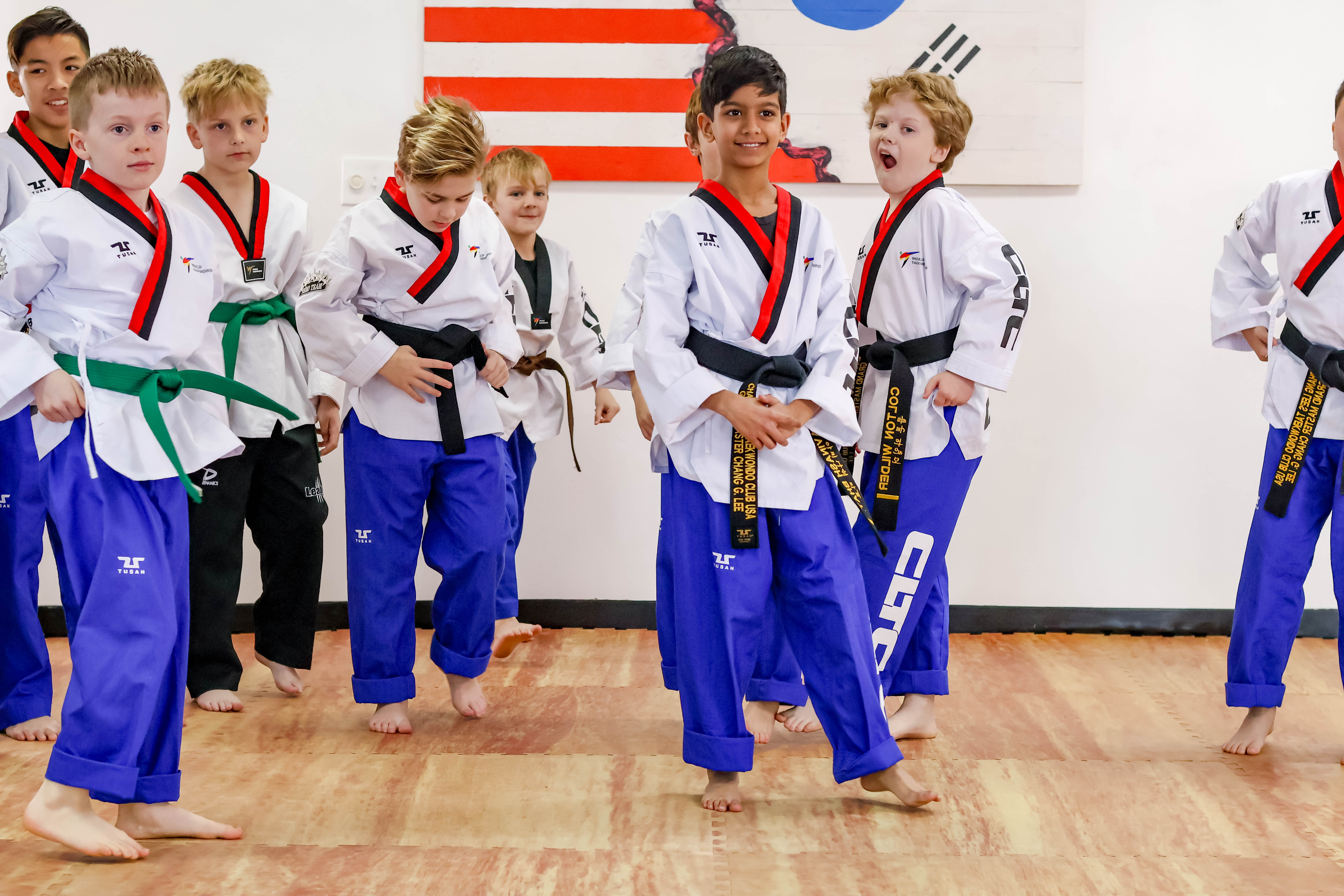 Chang Lee's Taekwondo kids demonstration team in Batavia, IL