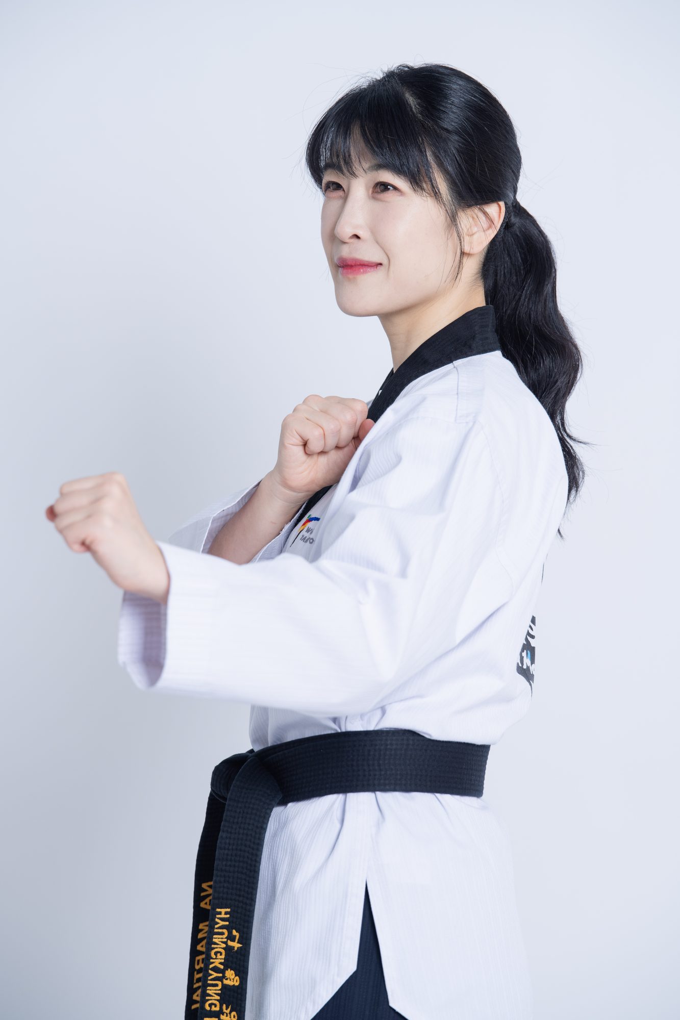 Master Na in a fighting stance